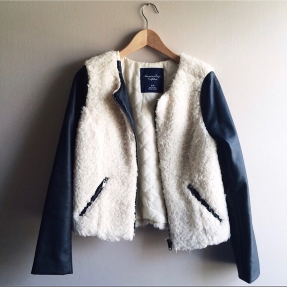 American Eagle Outfitters Jackets & Blazers - American Eagle Faux Fur/Leather Jacket Size Small